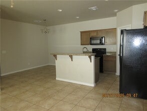 945 Sheldon Ave in Kingman, AZ - Foto de edificio - Building Photo