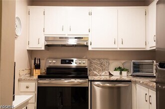 1724 Pine Valley Dr in Ft. Myers, FL - Building Photo - Building Photo