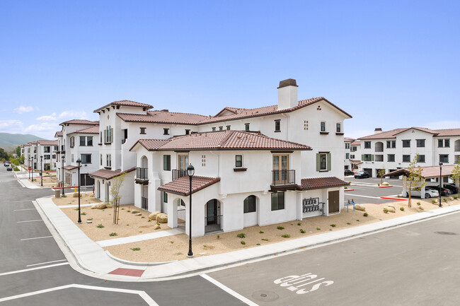 Vintage at Anacapa Canyon in Camarillo, CA - Building Photo - Building Photo