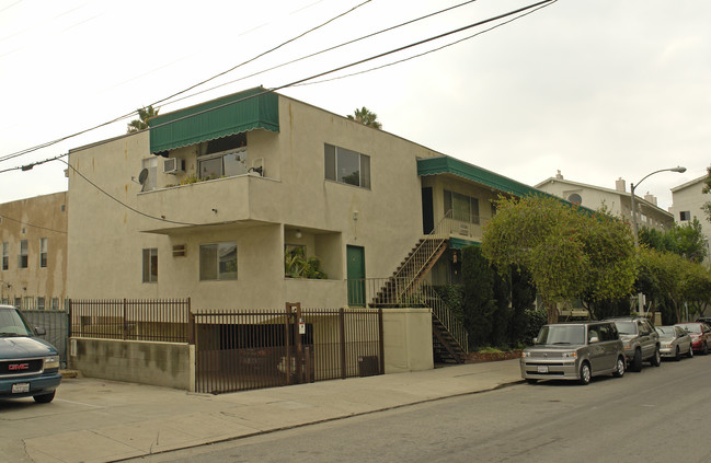 7160 De Longpre Ave in Los Angeles, CA - Building Photo - Building Photo