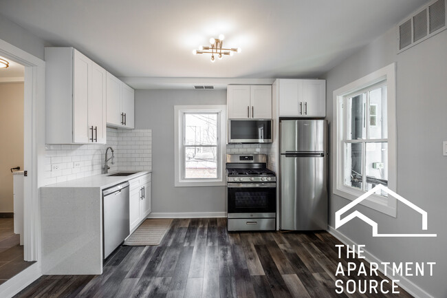 2206 W Erie St, Unit 2r in Chicago, IL - Building Photo - Building Photo