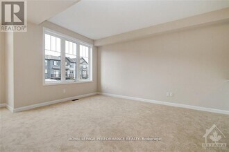 110 Paloma Cir in Ottawa, ON - Building Photo - Building Photo