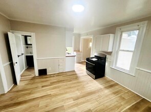 821 N Bond St in Saginaw, MI - Building Photo - Building Photo