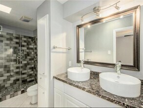 1114 Augusta Dr in Houston, TX - Building Photo - Building Photo