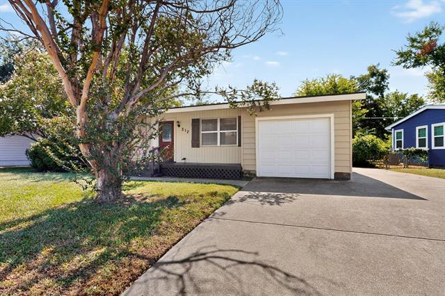 317 W Pecan St in Hurst, TX - Building Photo - Building Photo