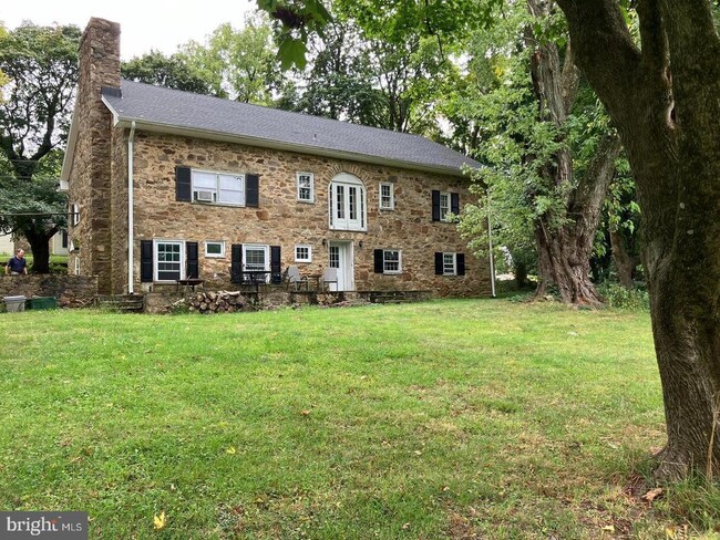 185 E Township Line Rd in Chester Springs, PA - Building Photo - Building Photo