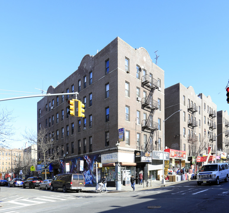 25-37 E 170th St in Bronx, NY - Foto de edificio