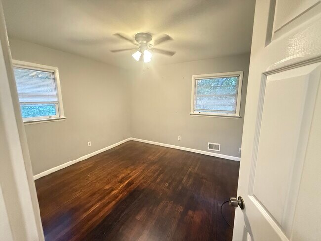 2381 Elldale Ave in Decatur, GA - Building Photo - Building Photo