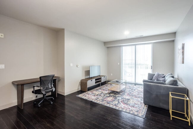 121 E Freedom Way in Cincinnati, OH - Building Photo - Building Photo