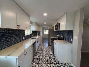 2435 Piros Dr in Colorado Springs, CO - Foto de edificio - Building Photo