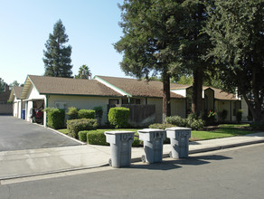 510 W Escalon Ave in Clovis, CA - Building Photo - Building Photo