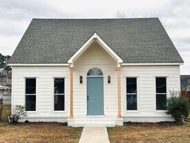 1812 Kathy Ln Ct S W in Decatur, AL - Building Photo