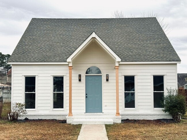 property at 1812 Kathy Ln Ct S W