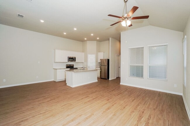 289 Nespral Dr in San Antonio, TX - Building Photo - Building Photo