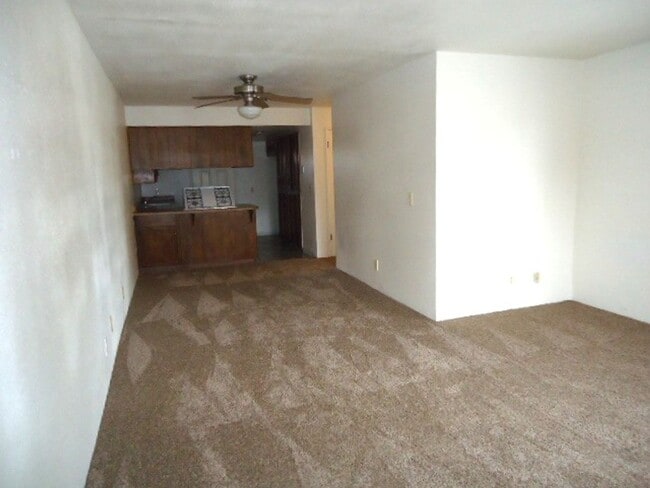 1917-1919 W Whitendale Ave in Visalia, CA - Building Photo - Building Photo