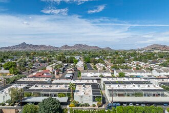 4401 N 40th St in Phoenix, AZ - Building Photo - Building Photo