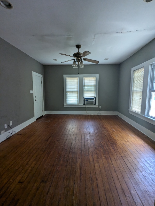 885 W Long in Stephenville, TX - Foto de edificio - Building Photo