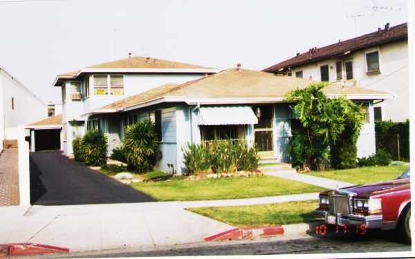 130 S Del Mar Ave in San Gabriel, CA - Foto de edificio - Building Photo