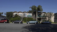 Emerald Apartments in Van Nuys, CA - Building Photo - Building Photo