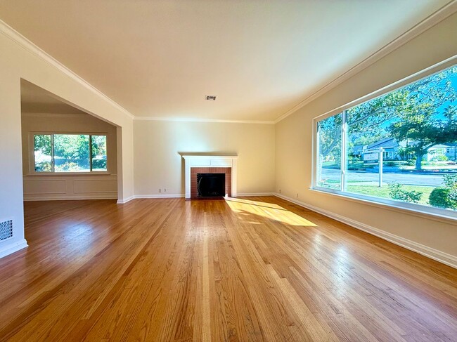 1369 Norton Ave in Glendale, CA - Building Photo - Building Photo