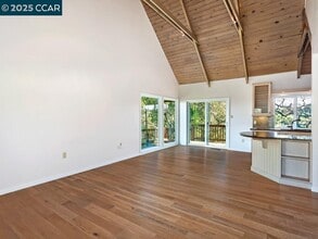 99 Longridge Rd in Orinda, CA - Building Photo - Building Photo