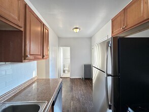 939 W Sunnyside Ave, Unit 2S in Chicago, IL - Foto de edificio - Building Photo