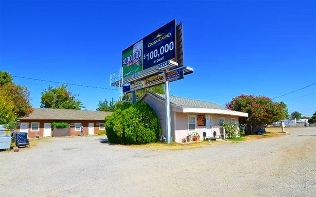 5829 Lindhurst Ave in Marysville, CA - Building Photo - Building Photo