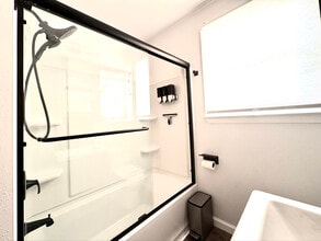 1804 28th Ave N in Nashville, TN - Foto de edificio - Building Photo