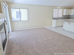 5425 Thomaston Ct in Las Vegas, NV - Foto de edificio - Building Photo