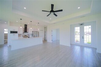 422 Kismet Pkwy E in Cape Coral, FL - Building Photo - Building Photo