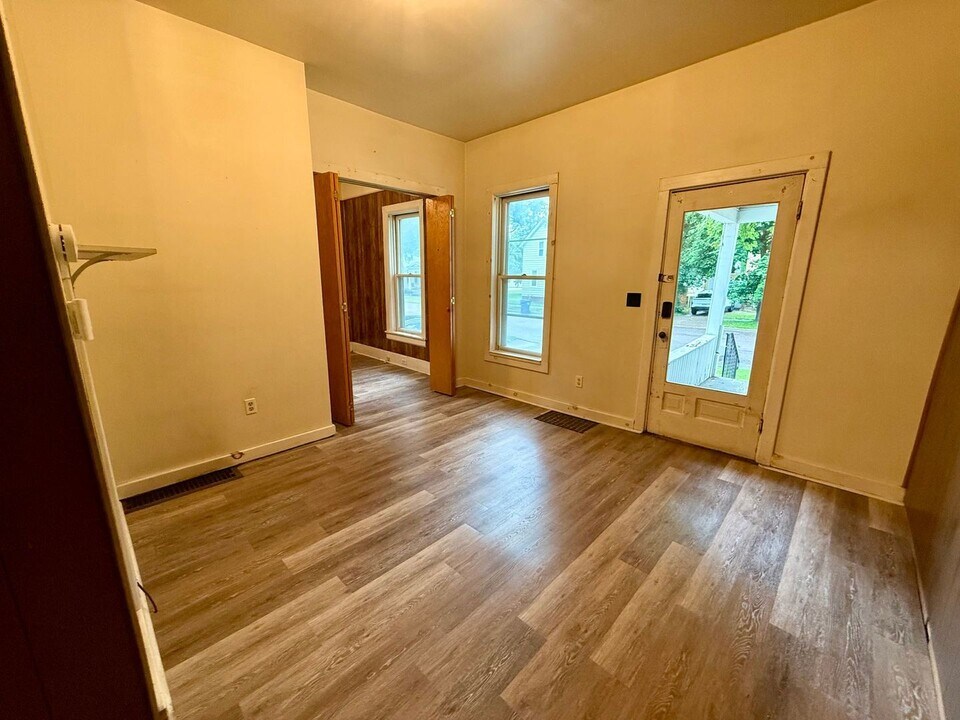 702 Jackson St in Wausau, WI - Building Photo