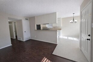 620 Race St in Crowley, TX - Building Photo