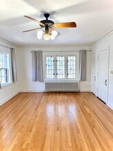 130 Orlin Ave SE, Unit Floor 2 in Minneapolis, MN - Foto de edificio - Building Photo