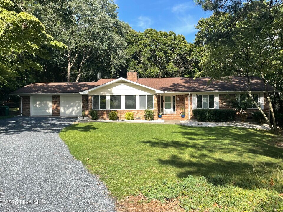 10 Salem Ln in Pinehurst, NC - Building Photo
