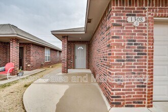 1308 Garden Gate Dr in Yukon, OK - Building Photo - Building Photo