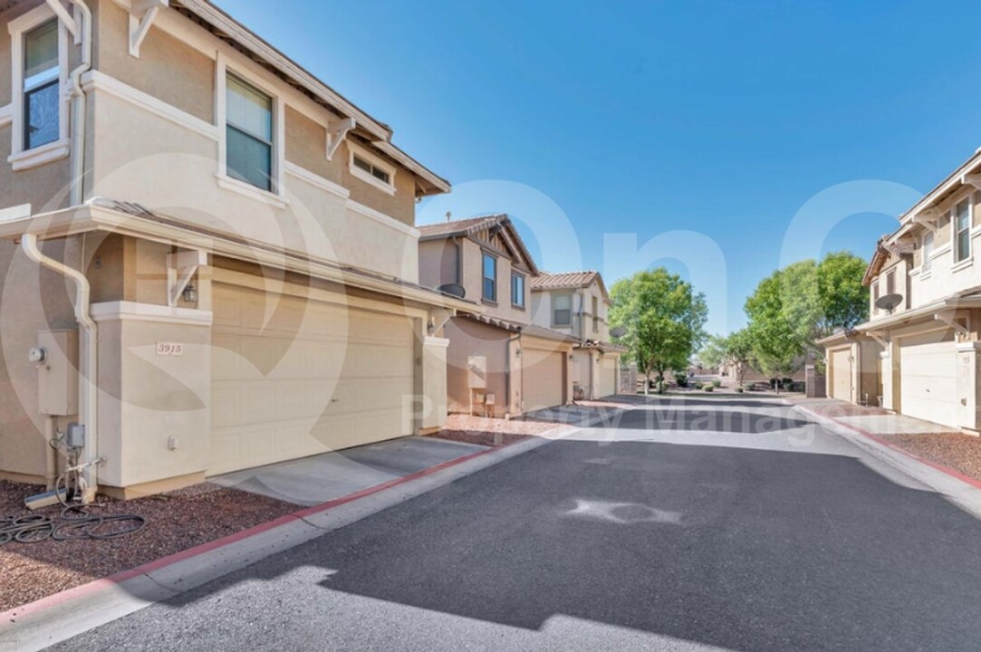 3915 E Kent Ave in Gilbert, AZ - Building Photo
