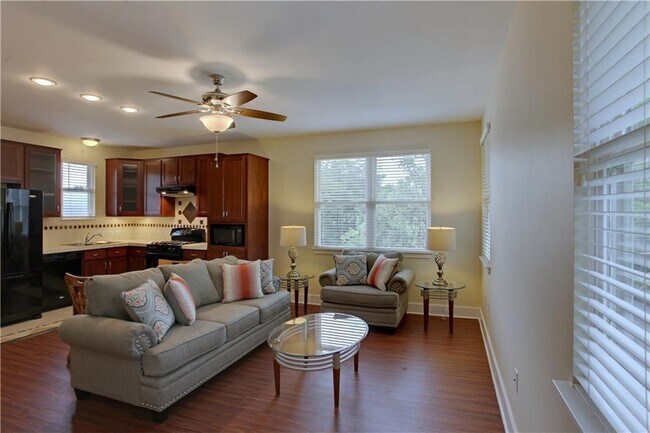 property at 905 Brentwood St