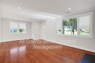 4605 Henderson Rd in Temple Hills, MD - Building Photo - Building Photo
