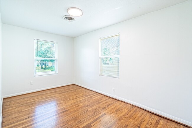 1726 Du Barry Ln in Houston, TX - Building Photo - Building Photo