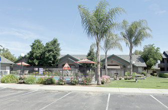 Sierra Hills Apartments in Clovis, CA - Building Photo - Building Photo