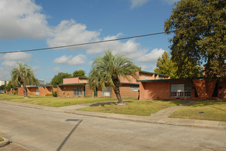 Palm Villa Apartments in Houston, TX - Foto de edificio - Building Photo