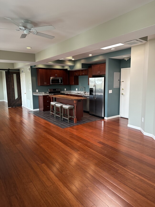 2515 Jay Ave, Unit #301 in Cleveland, OH - Building Photo - Building Photo