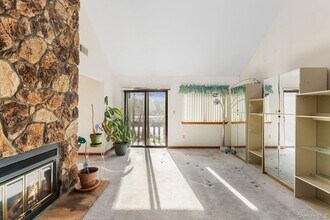 422 Panorama Dr in Mohegan Lake, NY - Building Photo - Building Photo