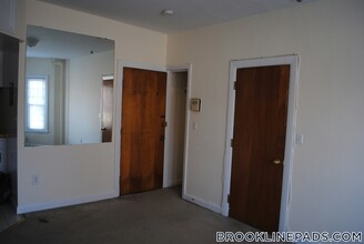 1223 Beacon St in Brookline, MA - Building Photo - Building Photo