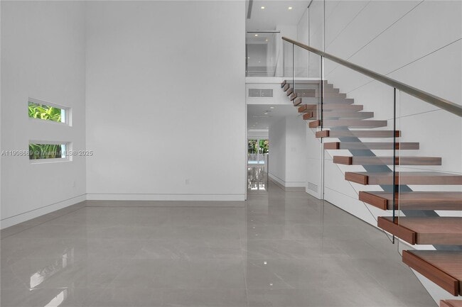 1325 Bay Dr in Miami Beach, FL - Building Photo - Building Photo