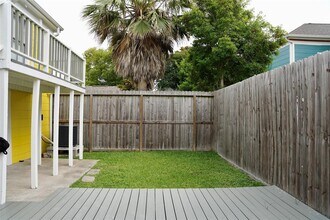 1513 24th Street Rear in Galveston, TX - Building Photo - Building Photo