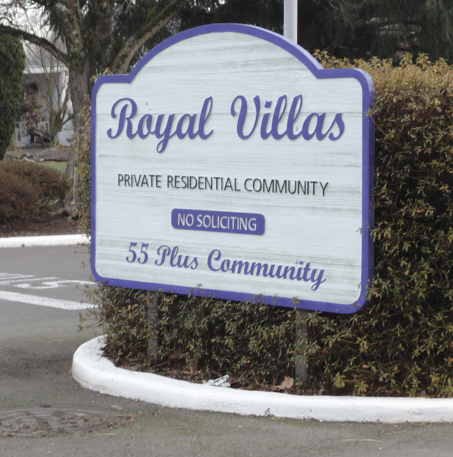 Royal Villa 55+ community in Portland, OR - Foto de edificio - Building Photo