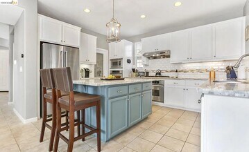 3251 Lookout Point Loop in Discovery Bay, CA - Building Photo - Building Photo