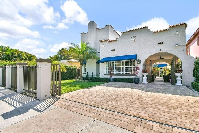 property at 4722 SW 5th St