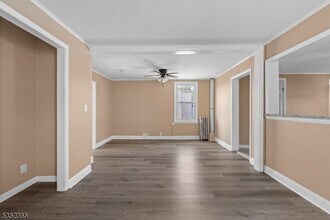 487 Valley Rd in West Orange, NJ - Building Photo - Building Photo